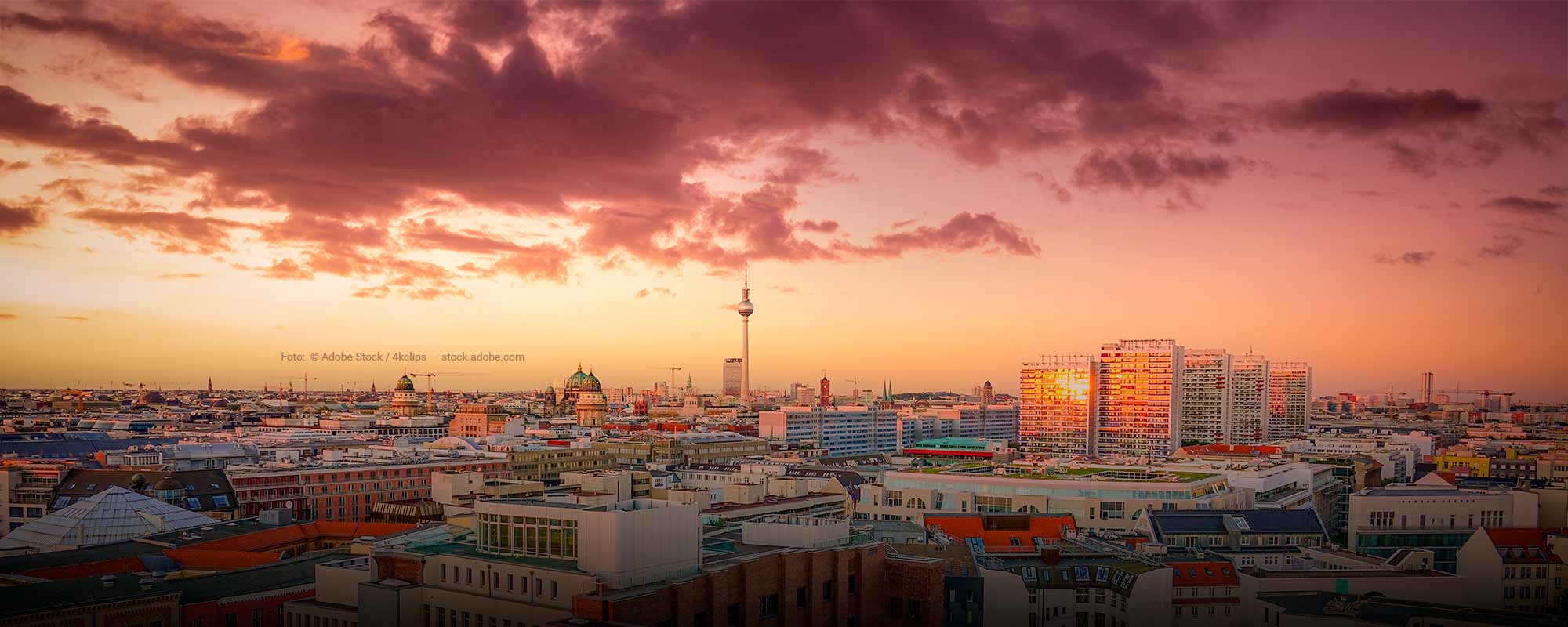 Himmel-Berlin-Sunset-Bild-von-4clips-Adobestock